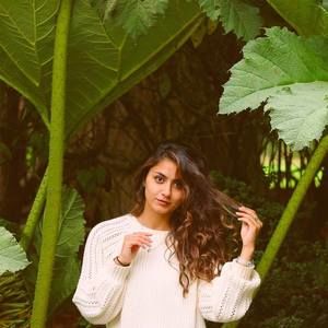 Meet your Posher, Rojin